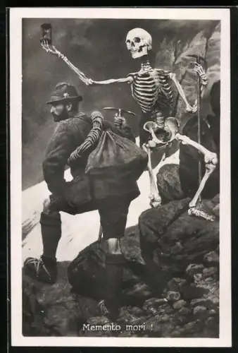 AK Memento Mori, Skelett hält eine Sanduhr über einen Bergsteiger, Fotomontage