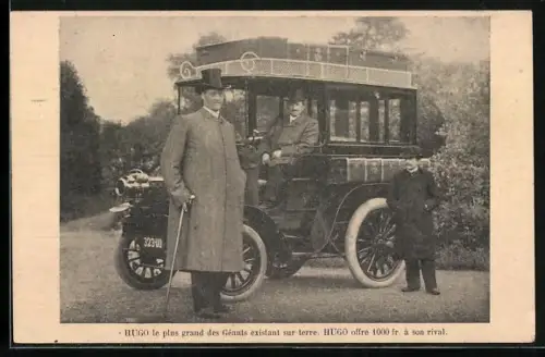 AK Excursions de Géant Hugo, Portrait des Riesen vor einem Reisebus