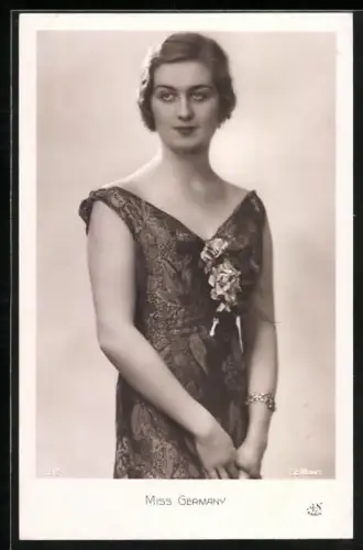 AK Miss Germany im tief dekolletierten Kleid