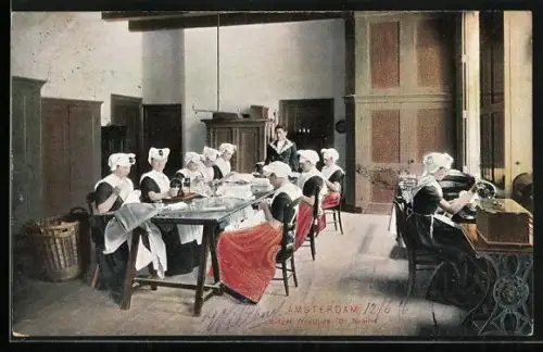 AK Amsterdam, Burger Weeshuis, De Naailes, Dienstmädchen mit Nähmaschine