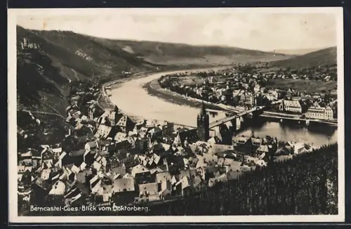 AK Berncastel-Cues, Blick vom Doktorberg auf den Ort