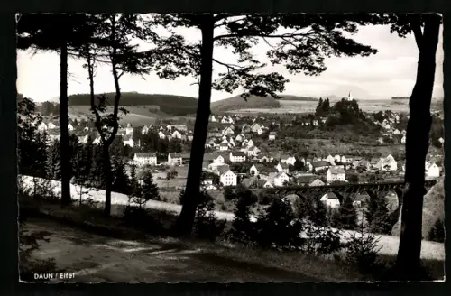 AK Daun /Eifel, Ortsansicht von einem Berg aus