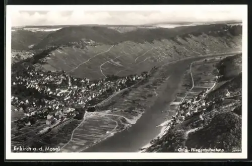 AK Enkirch a. d. Mosel, Luftbild, Mosellandschaft, Weinberge