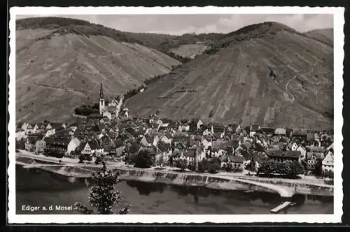 AK Ediger a. d. Mosel, Ortsansicht mit Kirche und Weinbergen