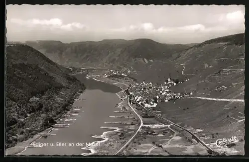 AK Ediger an der Mosel, Gesamtansicht mit Mosel und Weinbergen