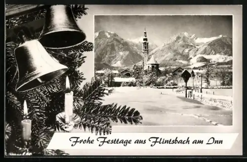 AK Flintsbach am Inn, Winterlandschaft mit Kirche und festlicher Weihnachtsdekoration