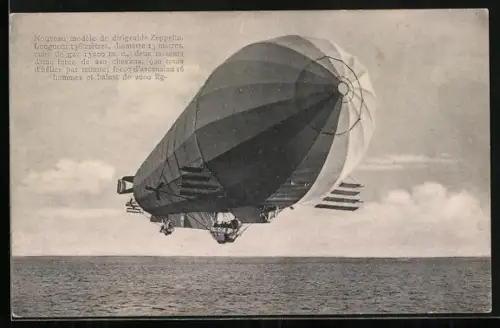AK Zeppelin-Luftschiff im Flug über das Meer