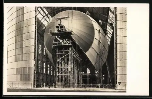 AK Friedrichshafen, Luftschiff LZ 129 Hindenburg in Bau, Werfthalle der Luftschiffbau Zeppelin GmbH