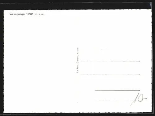 AK Cavagnago, Teilansicht mit Bäumen