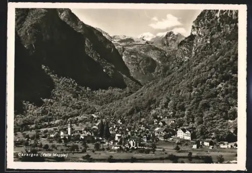 AK Cavergno /Valle Maggia, Panorama mit Bergen