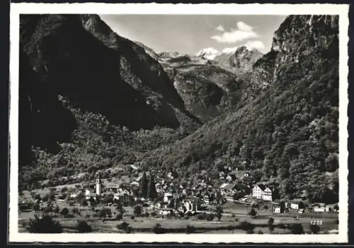 AK Cavergno /Vakke Maggia, Blick auf die Ortschaft