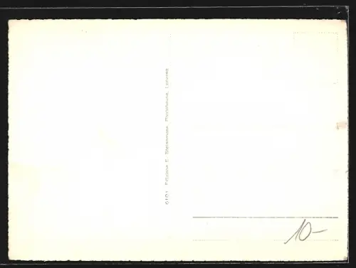 AK Brione sopra Locarno, Blick von einer Terrasse zur Kirche