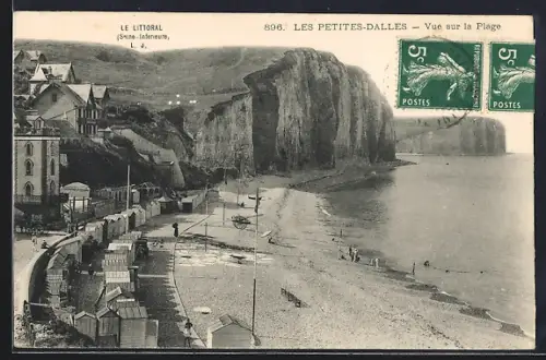AK Les Petites-Dalles, Vue sur la plage et les falaises majestueuses