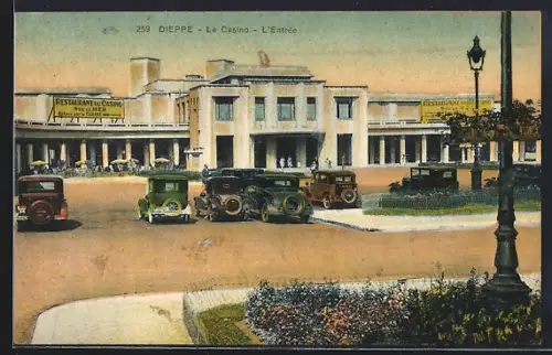 AK Dieppe, Le Casino, L`Entrée avec des voitures anciennes sur le parking
