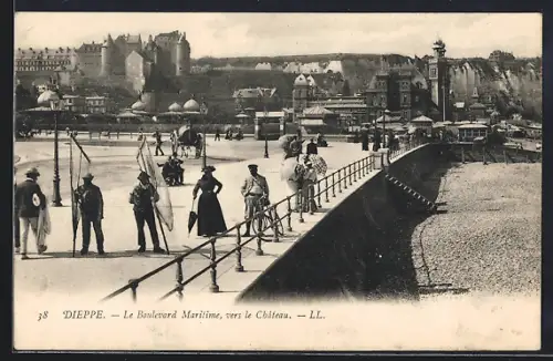 AK Dieppe, Le Boulevard Maritime, vers le Château