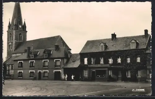 AK Luneray /Seine-Maritime, Route de l`Église avec l`église et bâtiments adjacents