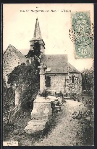 AK Ste-Marguerite-sur-Mer, L`Église et le calvaire entourés de verdure