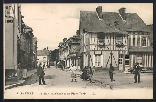 AK Pavilly, La Rue Delalande et la Place Varin