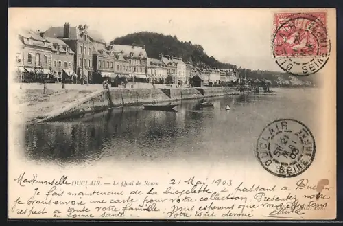 AK Duclair, Le Quai de Rouen avec vue sur les bâtiments au bord de la Seine