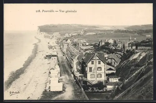AK Pourville, Vue générale du village et de la plage avec falaises en arrière-plan