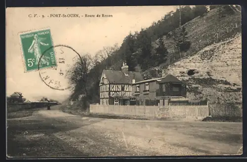 AK Port-St-Ouen, Route de Rouen avec maison à colombages et route bordée d`arbres