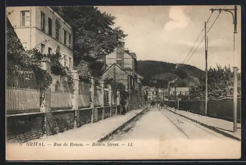AK Orival, Rue de Rouen avec vue sur les collines environnantes