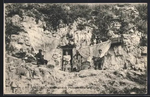 AK Dieppe, Installation de Pêcheurs dans la falaise