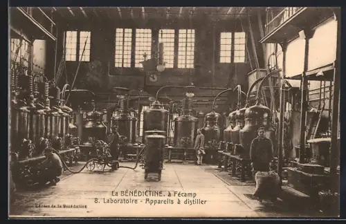 AK Fécamp, La Bénédictine, Laboratoire, Appareils à distiller