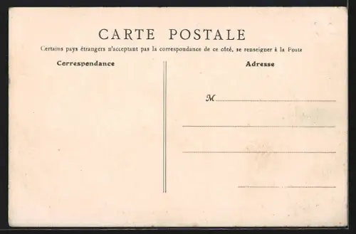 AK Douvrend, Traversée du Pays avec maisons en briques et route sinueuse