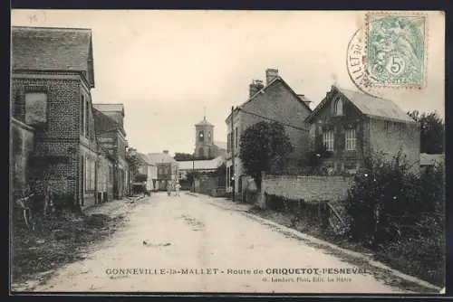 AK Gonneville-la-Mallet, Route de Criquetot-l`Esneval avec vue sur l`église