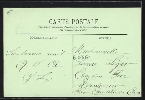 AK Duclair, L`Hôtel de la Poste et rue animée avec calèche