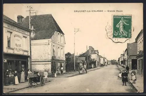 AK Gruchet-le-Valasse, Grande Route animée avec commerces et passants