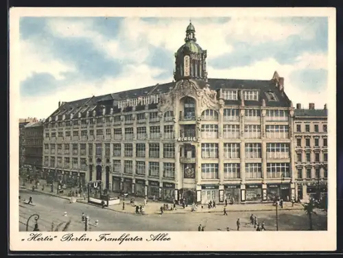 AK Berlin-Friedrichshain, Das Hertie Kaufhaus in der Frankfurter Allee
