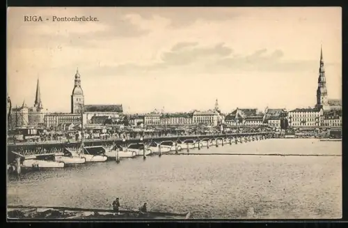 AK Riga, Stadtansicht mit Pontonbrücke