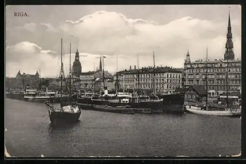 AK Riga, Uferpartie mit Dampfer A. Asgeirsson