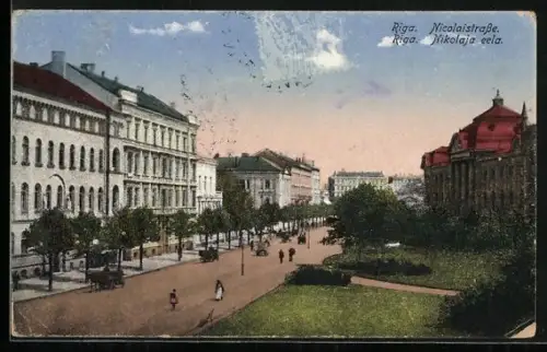 AK Riga, Nicolaistrasse mit Passanten