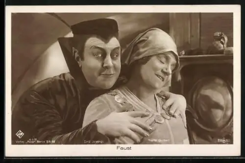 AK Emil Jannings und Yvette Guilbert in einer Szene aus Faus