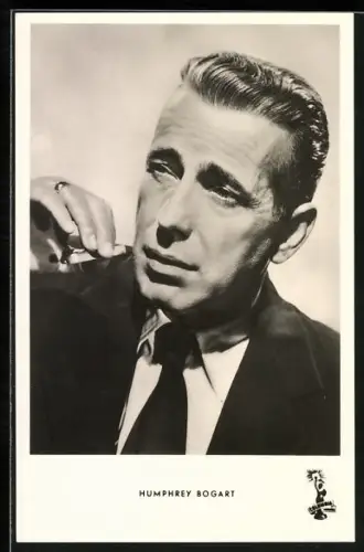 AK Schauspieler Humphrey Bogart mit Zigarette