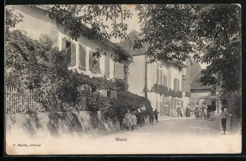 AK Marin, Une Rue