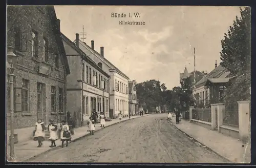 AK Bünde i. W., Kinder in der Klinkstrasse