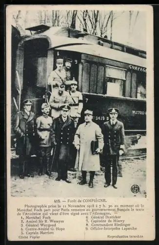 AK Marchall Foch, Admiral Sir R. Wemyss, General Weygand u.a. am Zug nach Paris