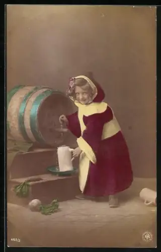 AK Münchner Kindl zapft Bier aus einem Bierfass, Rettich