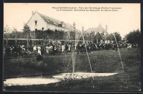 AK Pellevoisin /Indre, Parc de l`Ermitage, La Procession remontant au Reposoir du Sacre-Coeur