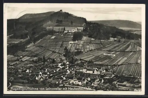 AK Leinsweiler /Pfalz, Flugzeugaufnahme, Neukastell