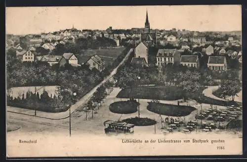 AK Remscheid, Lutherkirche an der Lindenstrasse vom Stadtpark gesehen, Strassenbahn