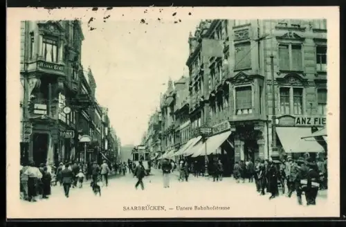 AK Saarbrücken, Untere Bahnhofstrasse mit Strassenbahn