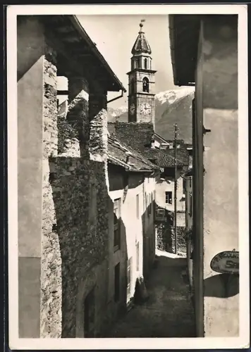 AK Ascona, Strassenpartie mit Blick zum Kirchturm