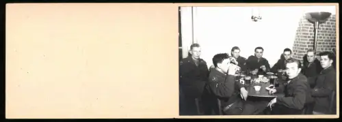 Fotografie Ansicht Berlin, OMGUS Special Service Club 48, amerikanische Besatzungsoldaten beim genüsslichen zusammensein