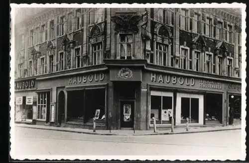 Fotografie Ansicht Stassfurt, Lebensmittelgeschäft Haubold in der Schless Strasse