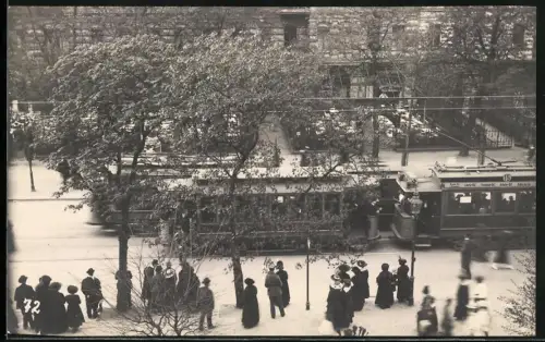 Fotografie Ansicht Berlin, Strassenbahn hält am Cafe Heidereiter
